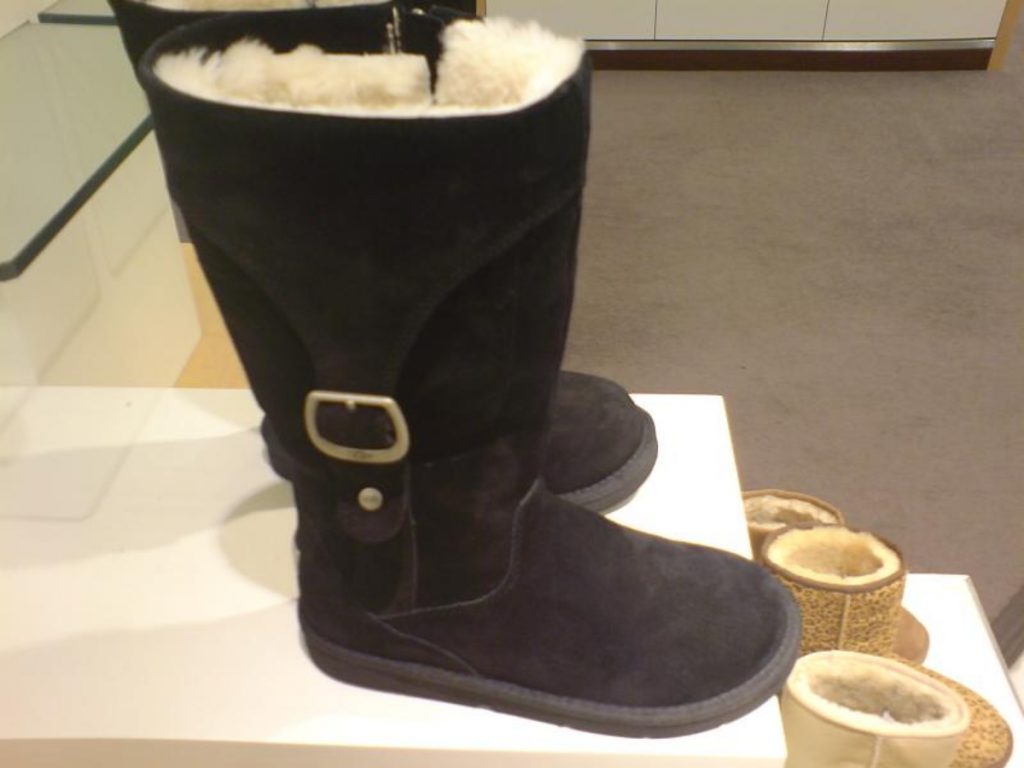 How to Make the Inside of Uggs Fluffy Again